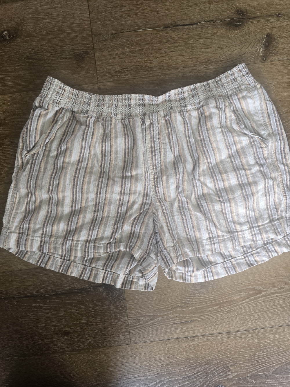 Briggs New York Light Beige and White Striped High Waist Women's Shorts